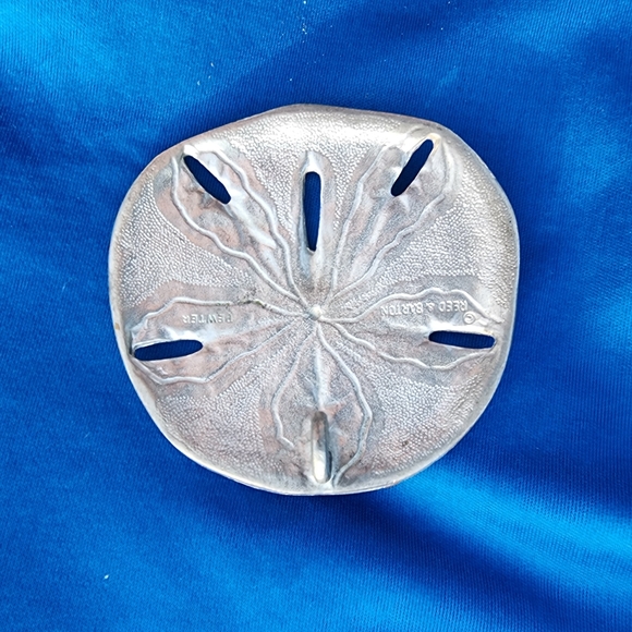 REED and BARTON Pewter Sand Dollar Pendant for necklace. - Picture 5 of 9